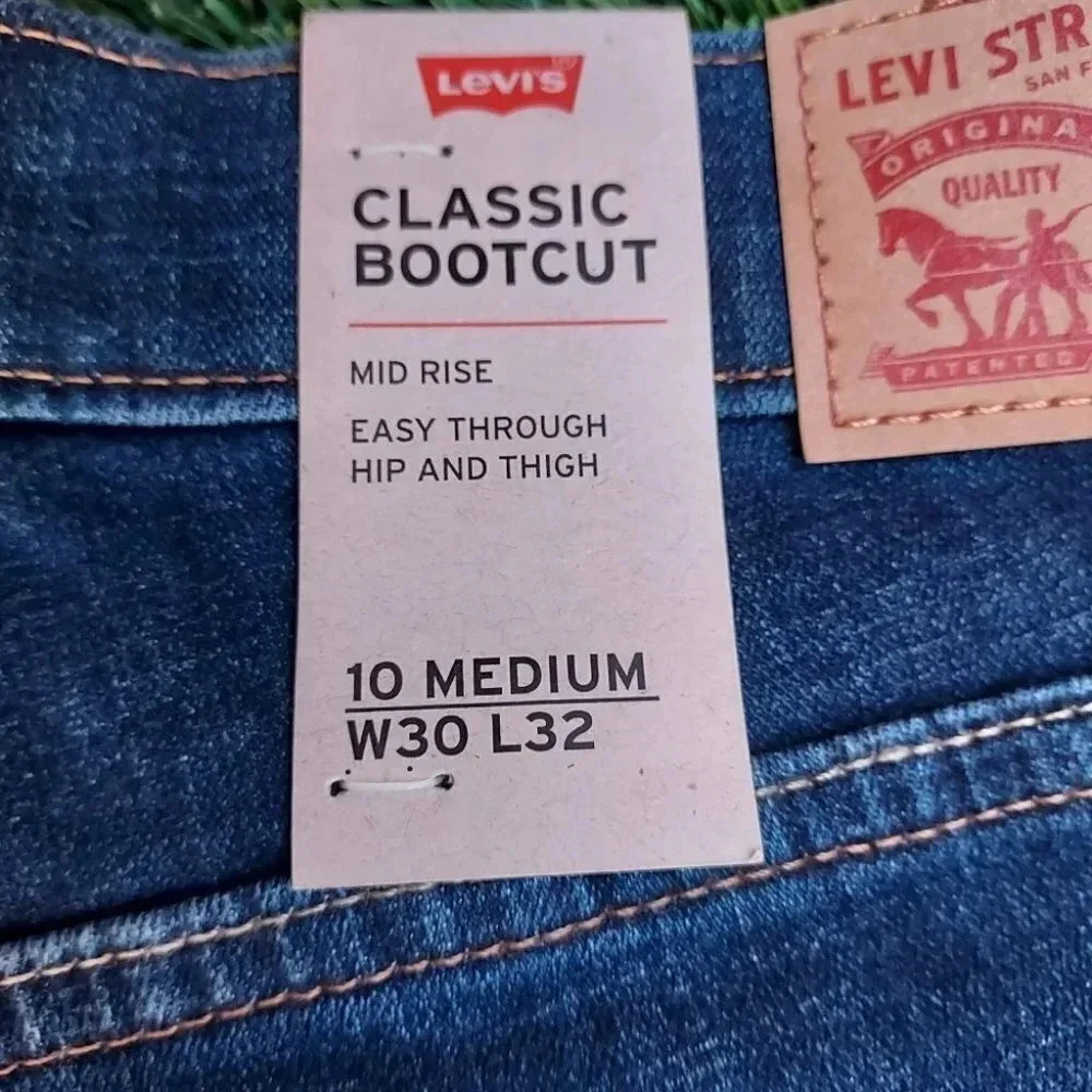 Levis Classic Bootcut Levi's Sculpt Size 10 Mid-Rise Womens - Picture 13 of 16